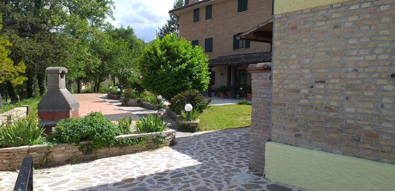 Hotel B&B Resort Fonte La Castellana Sarnano Exterior photo